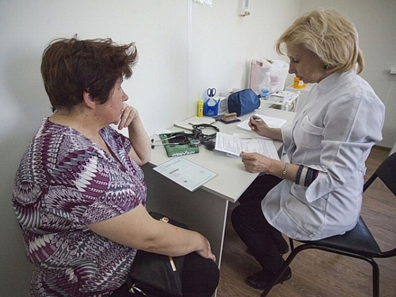 consultare un medico per l'artrite